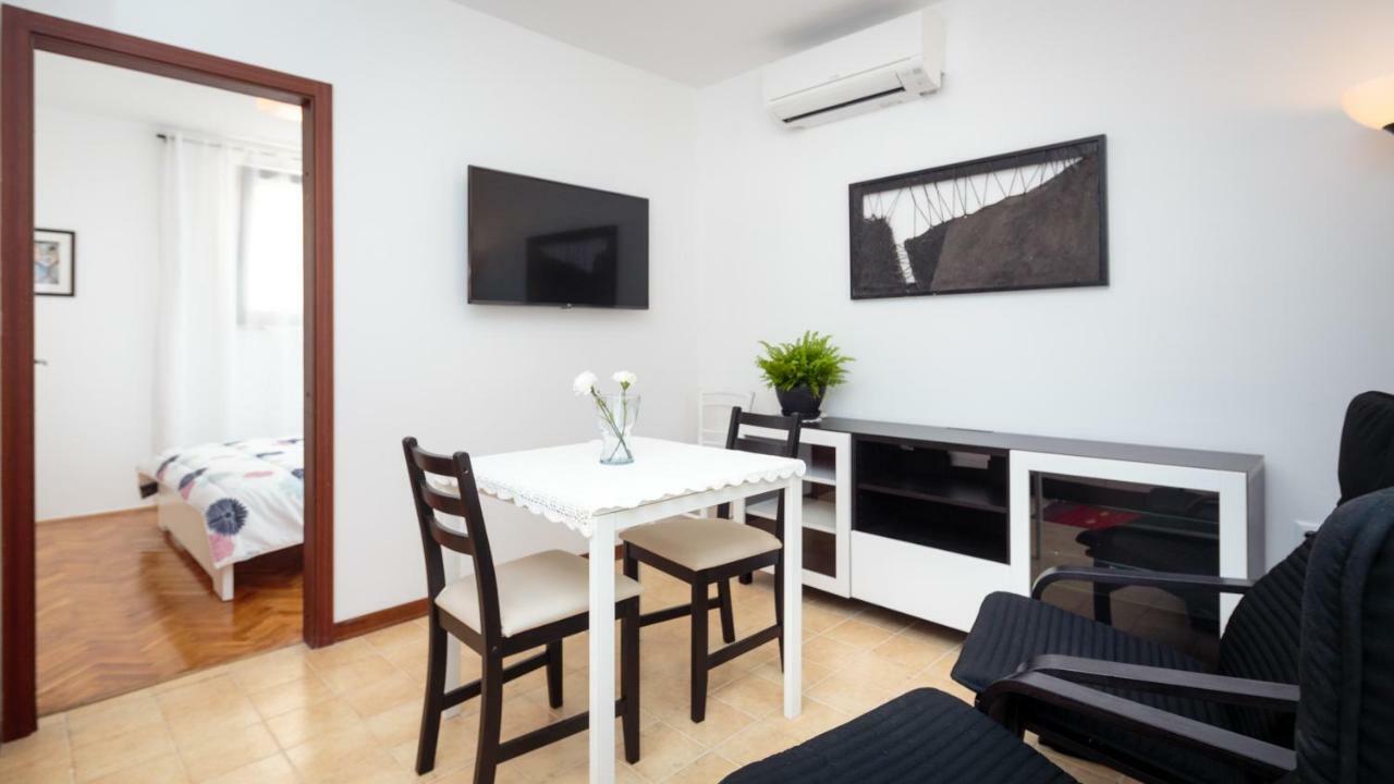 Apartments C52 로비니 외부 사진