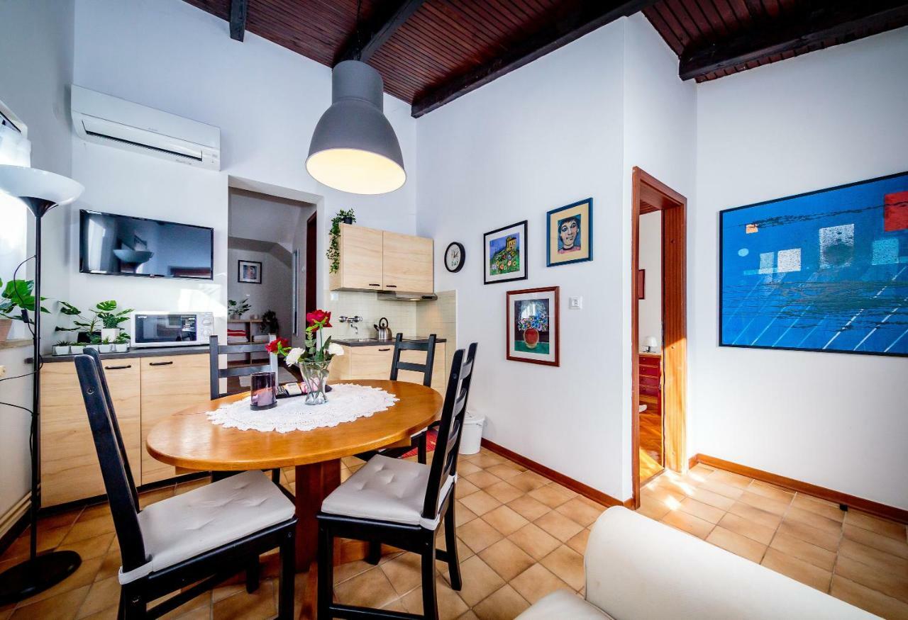 Apartments C52 로비니 외부 사진