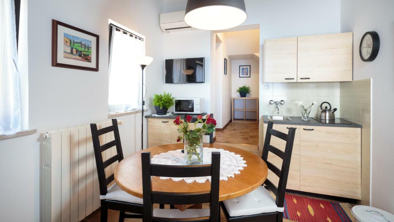 Apartments C52 로비니 외부 사진