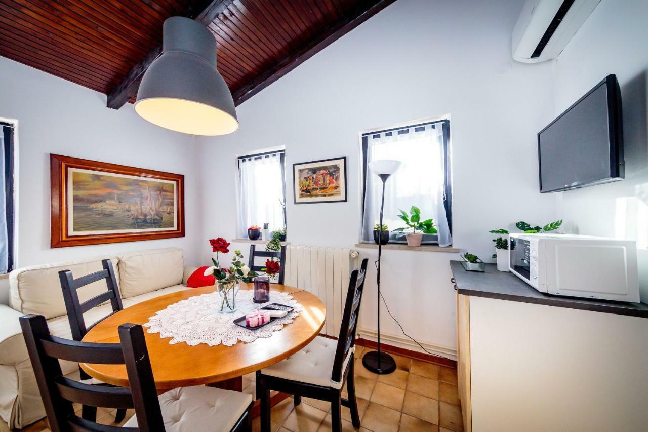 Apartments C52 로비니 외부 사진